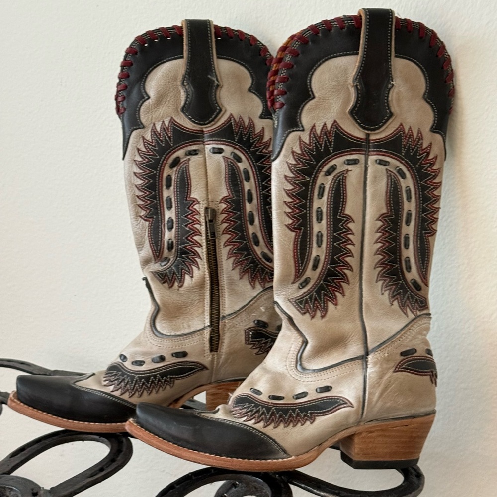 Stylish Black and Cream with Red Accents Western Boots